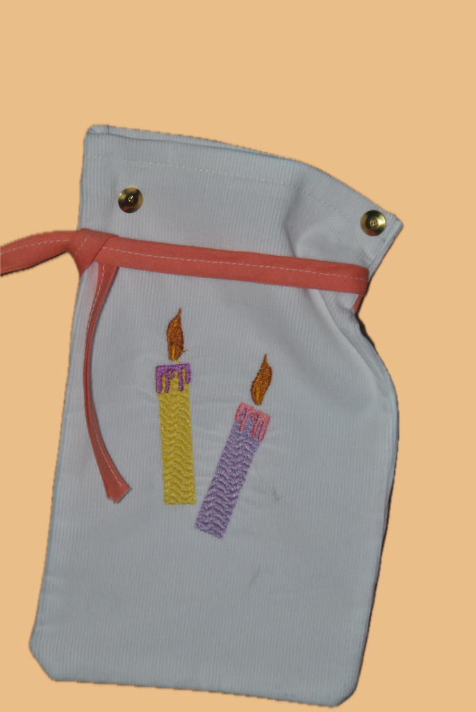 Petit sac brodé cierges