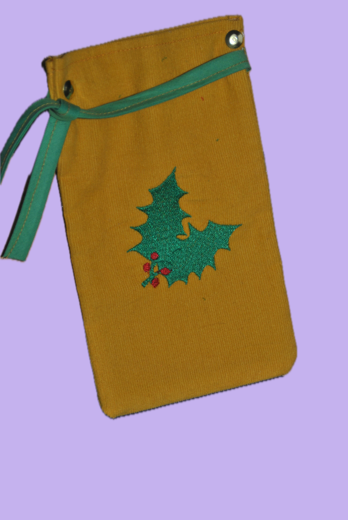 Petit sac brodé feuilles houx